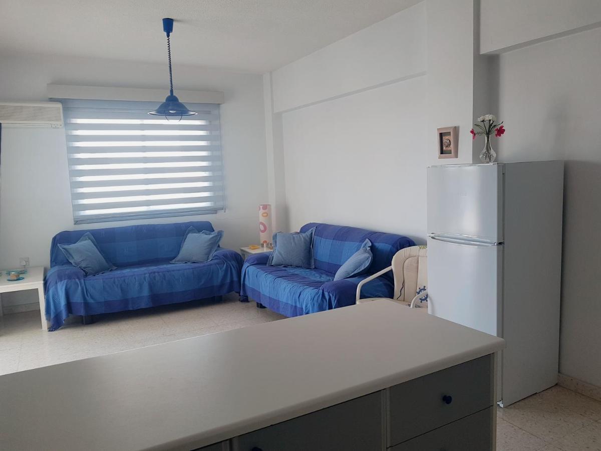 Cozy Holyday Apartament Paralimni Exteriör bild
